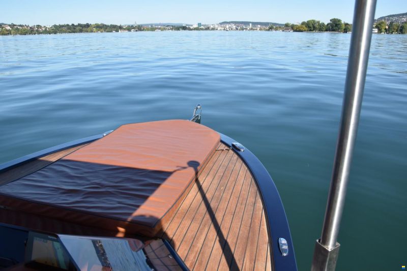 Ganz Boats Ovation 6.8