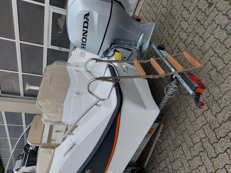 Marinello 650 Cabin