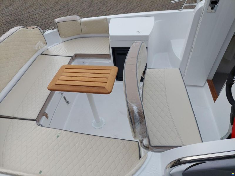 Marinello 650 Cabin