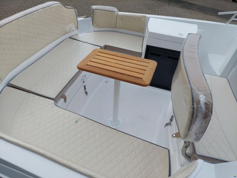 Marinello 650 Cabin