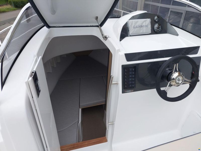 Marinello 650 Cabin