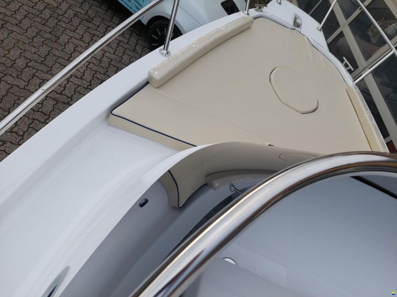 Marinello 590 Cabin