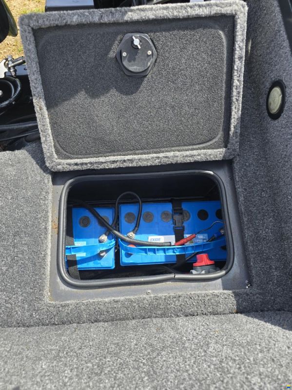 Tracker Marine Tracker Targa V18