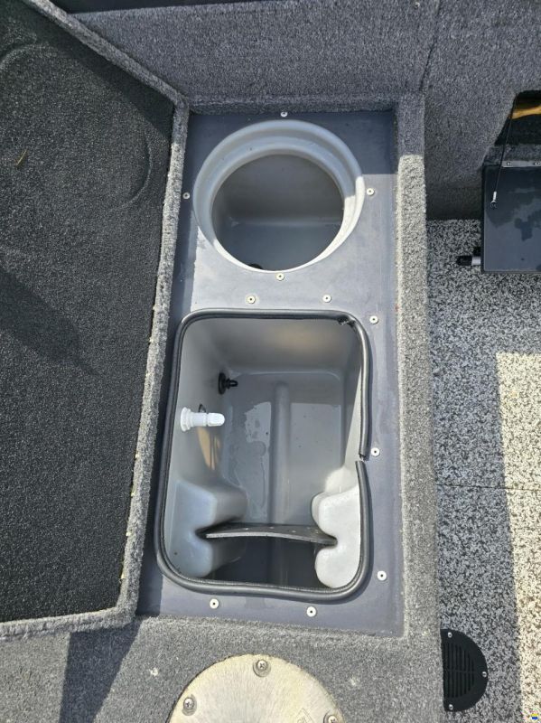Tracker Marine Tracker Targa V18