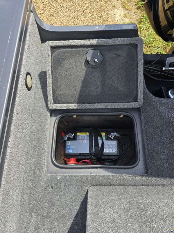 Tracker Marine Tracker Targa V18
