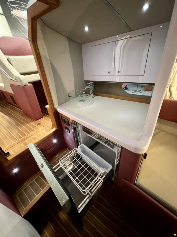 A. Mostes Offshore 31 EVO