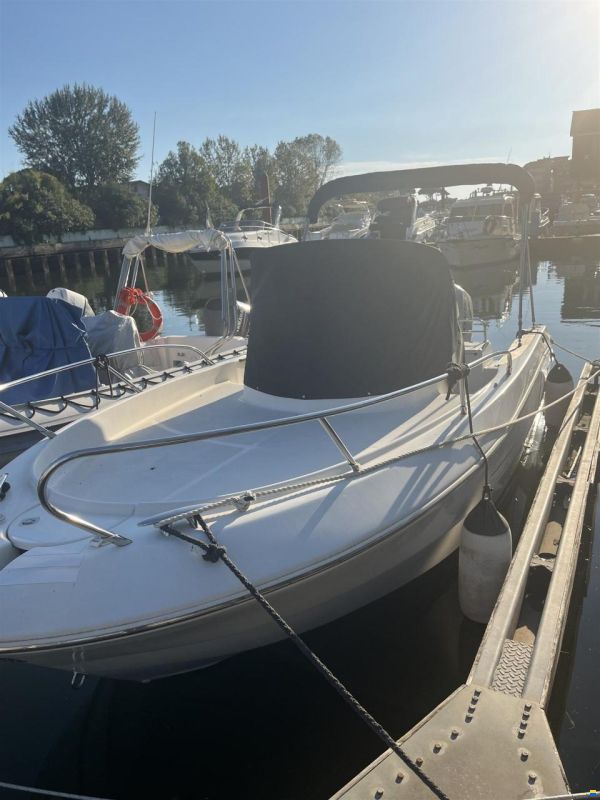 Sessa Key Largo 22'