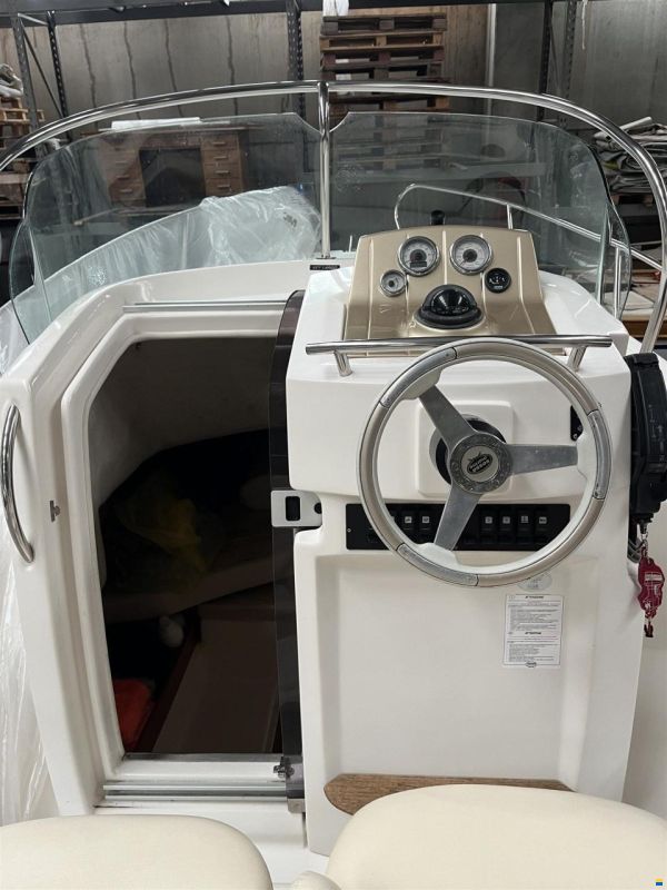 Sessa Key Largo 22'