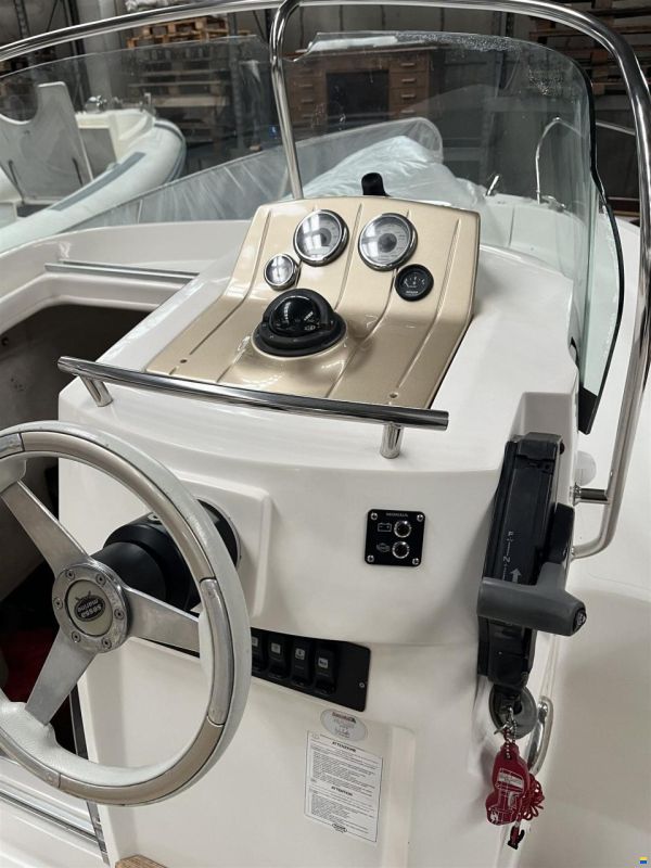 Sessa Key Largo 22'
