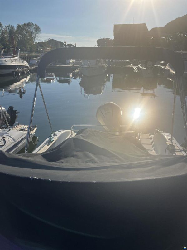 Sessa Key Largo 22'