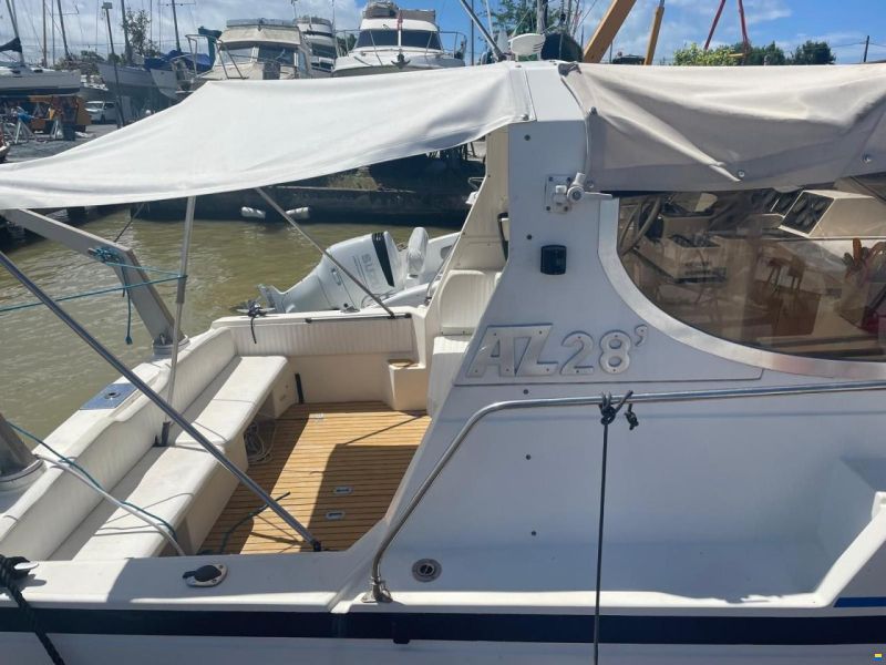 Azimut AZ 28