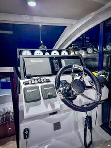 Sealine C330