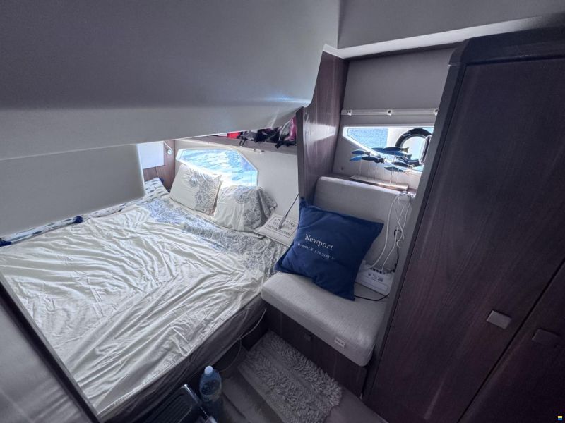 Sealine C330