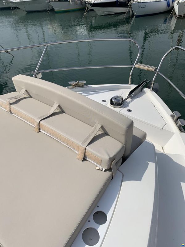 Sealine C330