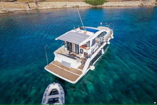 Sealine C330