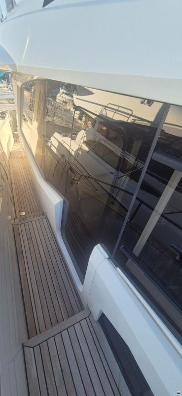 Greenline 48 Hyibrid