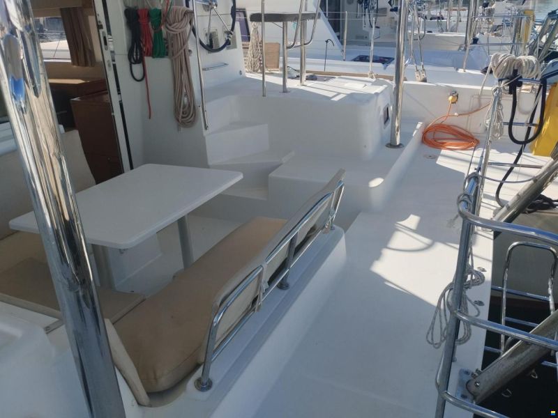 Lagoon 39