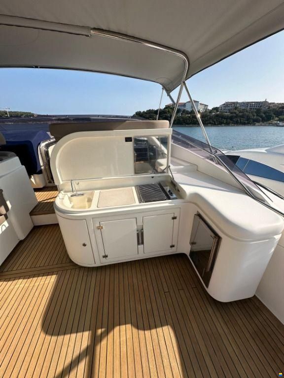 Ferretti CUSTOM LINE 94 - scafo #20