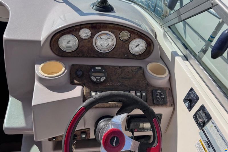Rinker Fiesta Vee 250