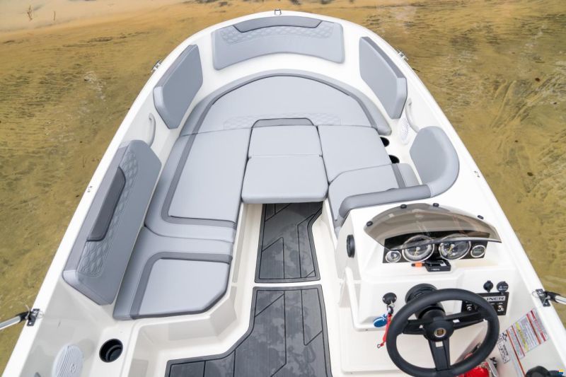 Bayliner Element M15