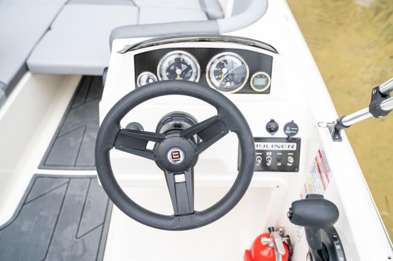 Bayliner Element M15