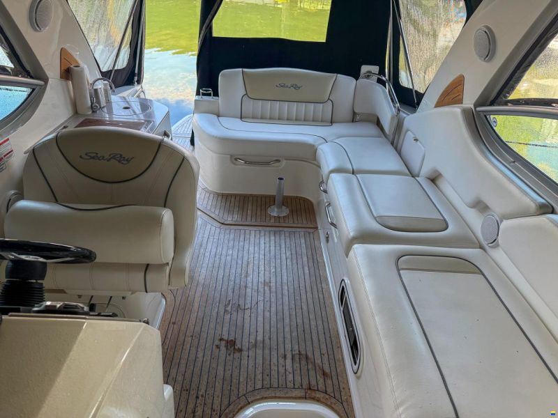 Sea Ray Sundancer 305