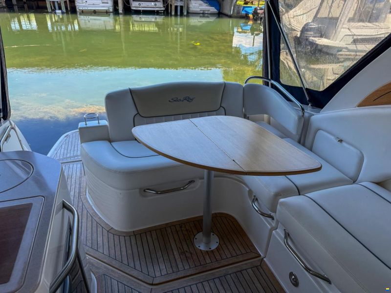 Sea Ray Sundancer 305