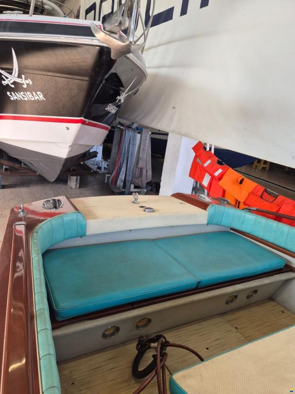 Riva Junior