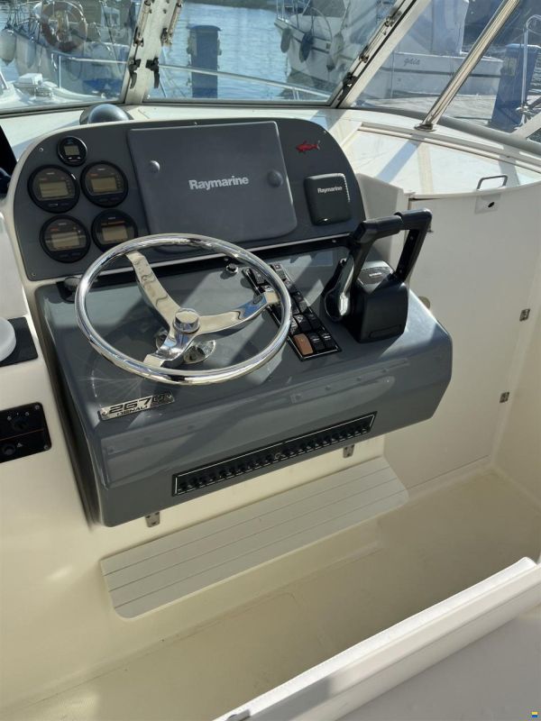 Pursuit 2670 Denali