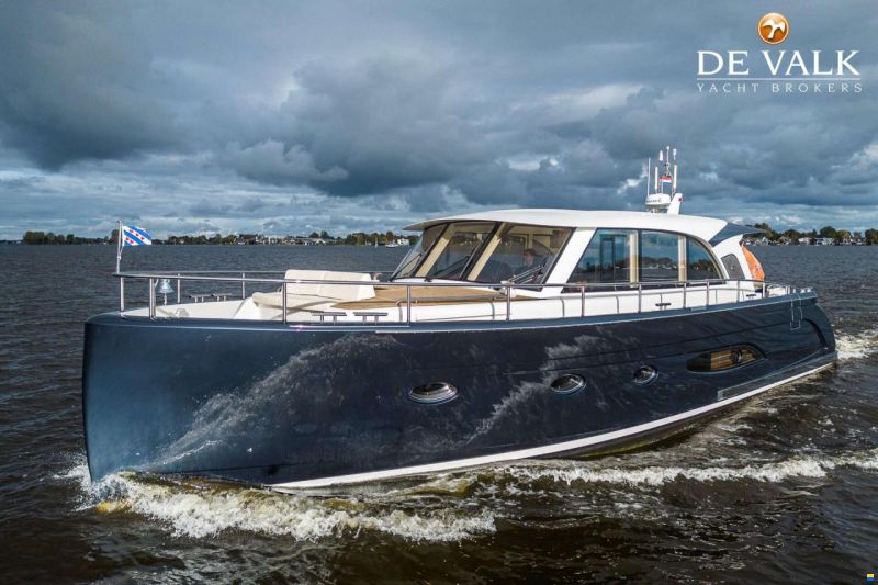 Holterman & De Vries 53 Commander