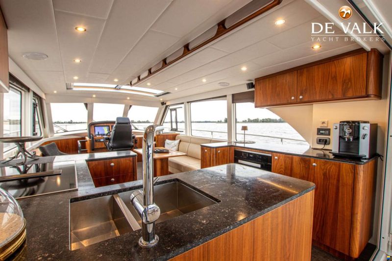 Holterman & De Vries 53 Commander