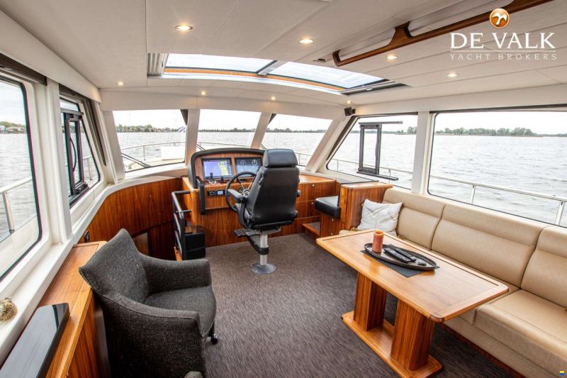 Holterman & De Vries 53 Commander