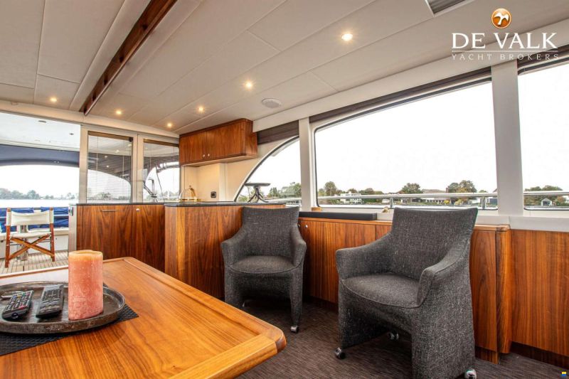 Holterman & De Vries 53 Commander