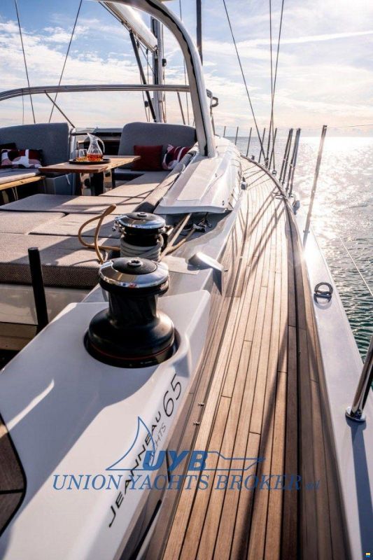 Jeanneau 65
