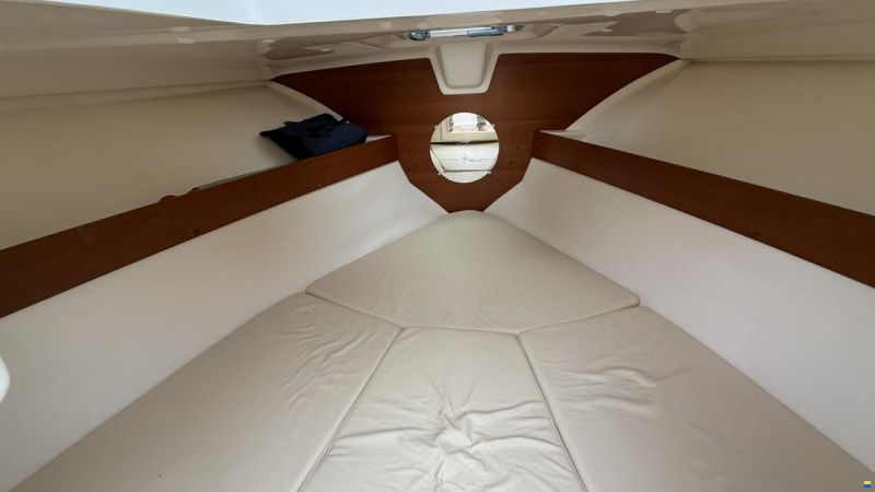 Jeanneau Runabout 755