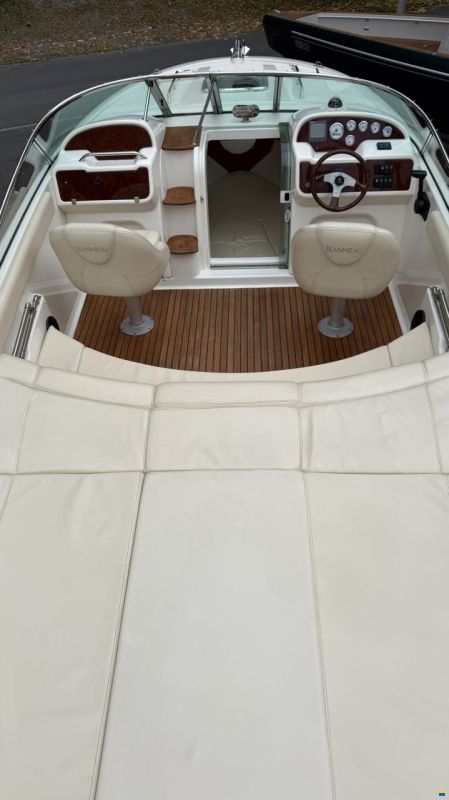 Jeanneau Runabout 755