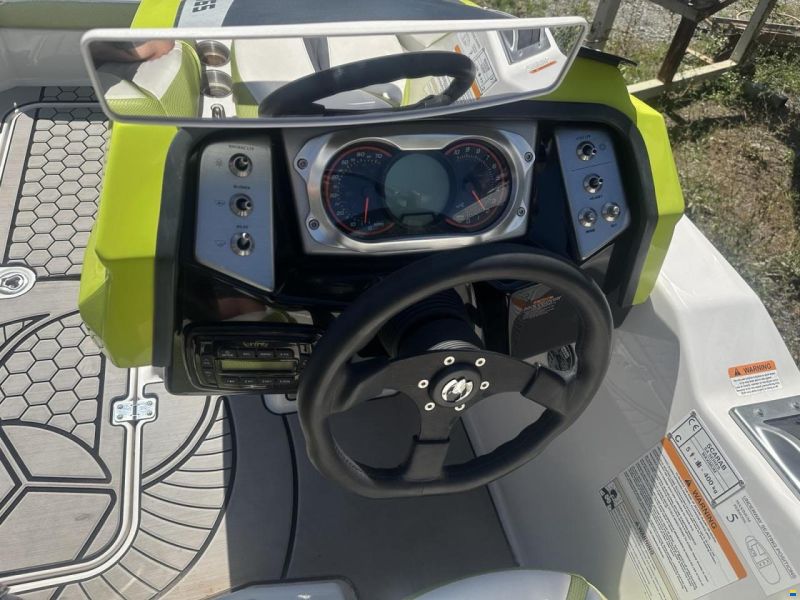 Scarab 165