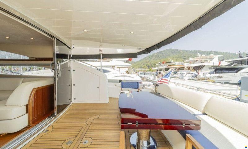Princess 67 Fly