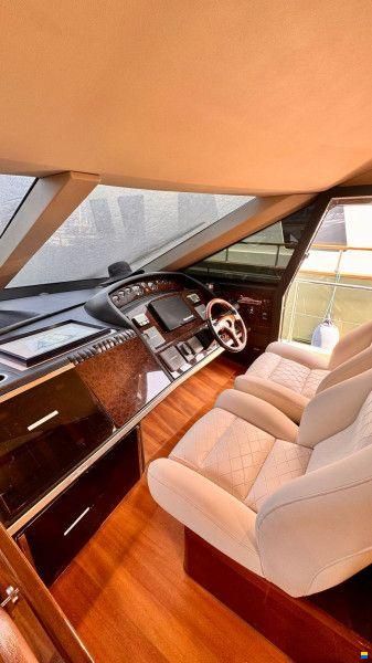 Princess 67 Fly