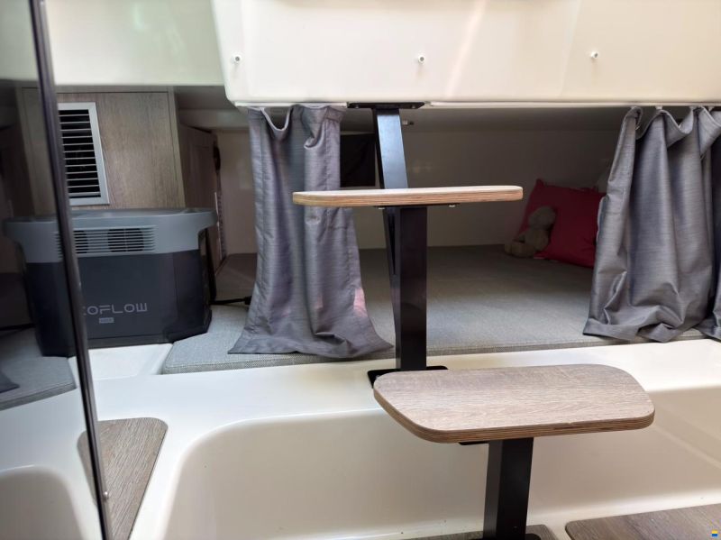 Quicksilver 875 SUNDECK