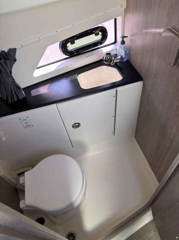 Quicksilver 875 SUNDECK