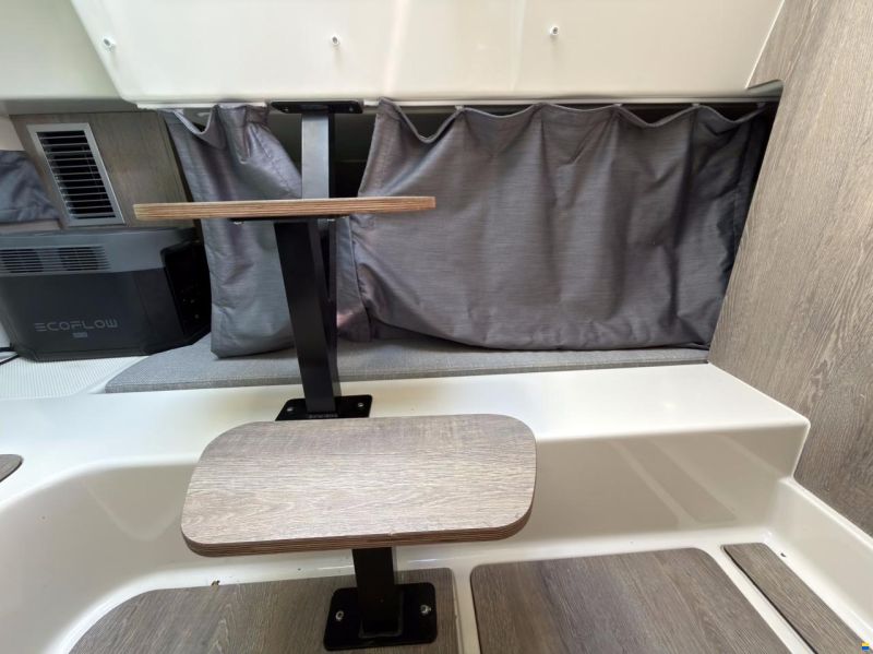 Quicksilver 875 SUNDECK