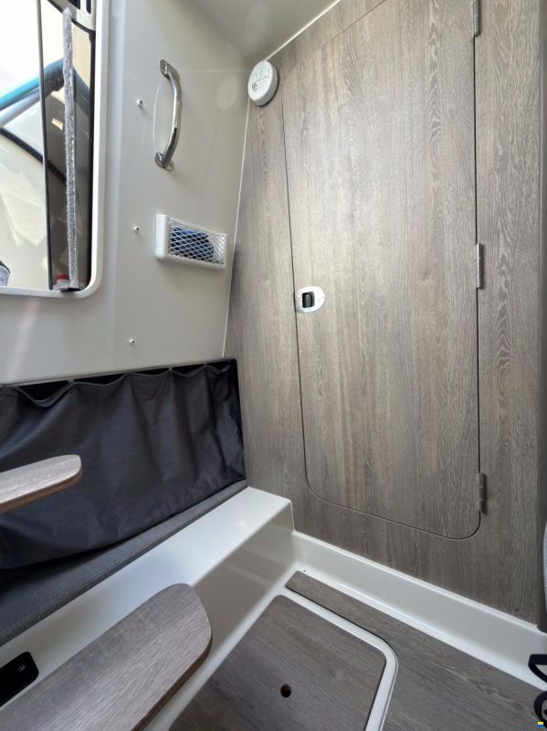 Quicksilver 875 SUNDECK