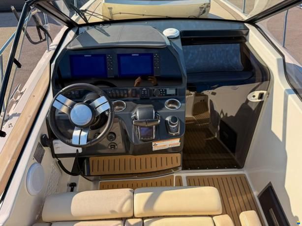 Quicksilver 875 SUNDECK