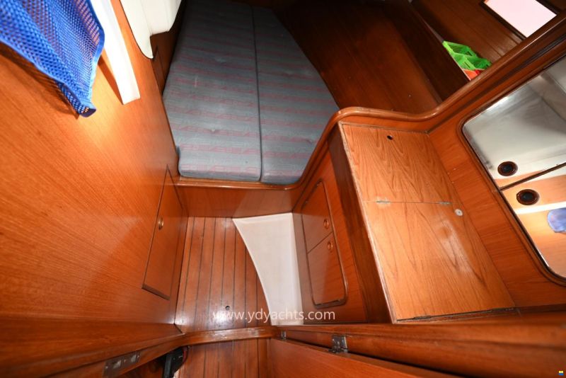 Beneteau Oceanis 430 Owner's Version