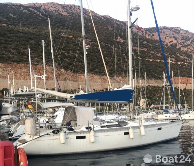 Beneteau Oceanis 430 Owner's Version