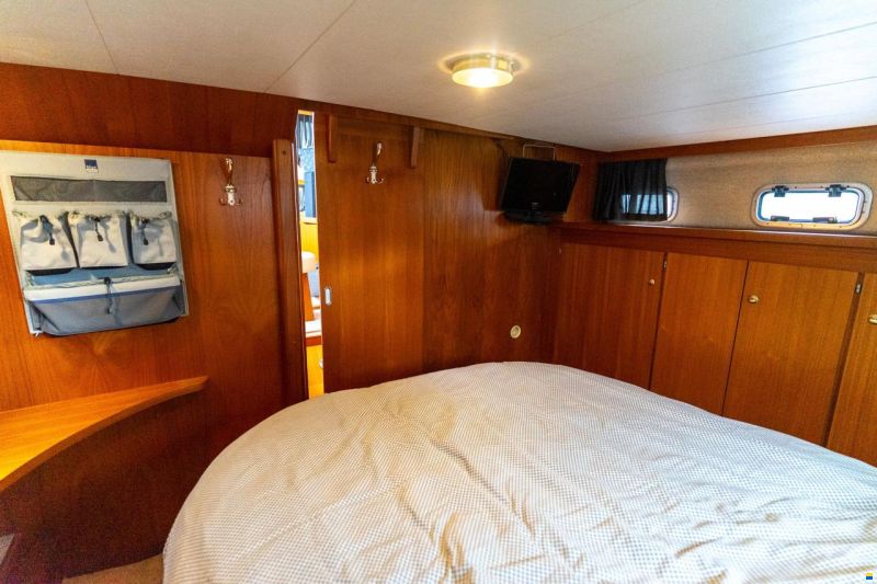 Marco Yachts 990