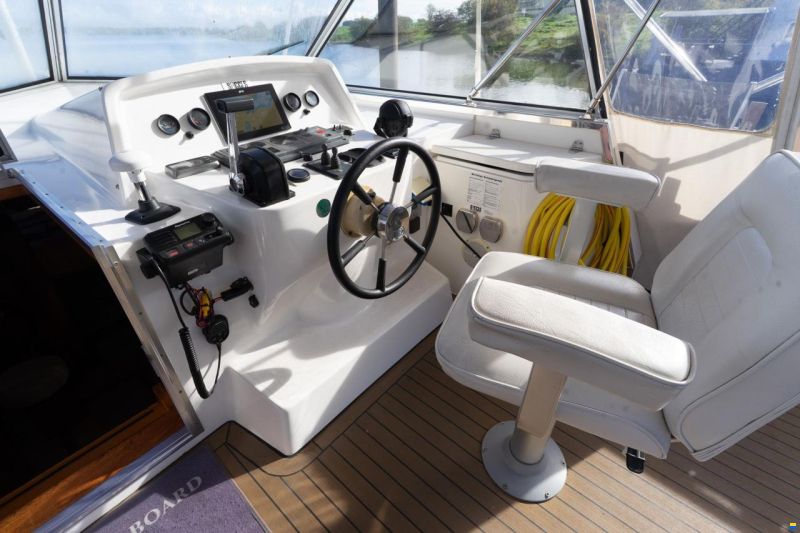 Marco Yachts 990