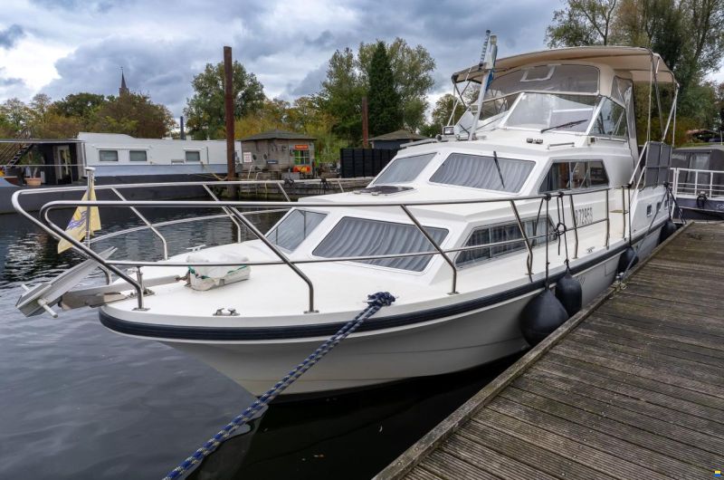 Marco Yachts 990
