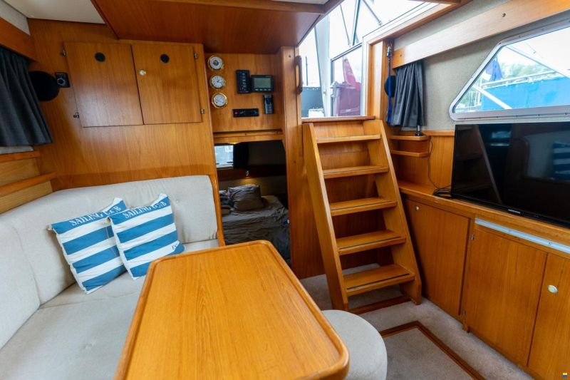 Marco Yachts 990